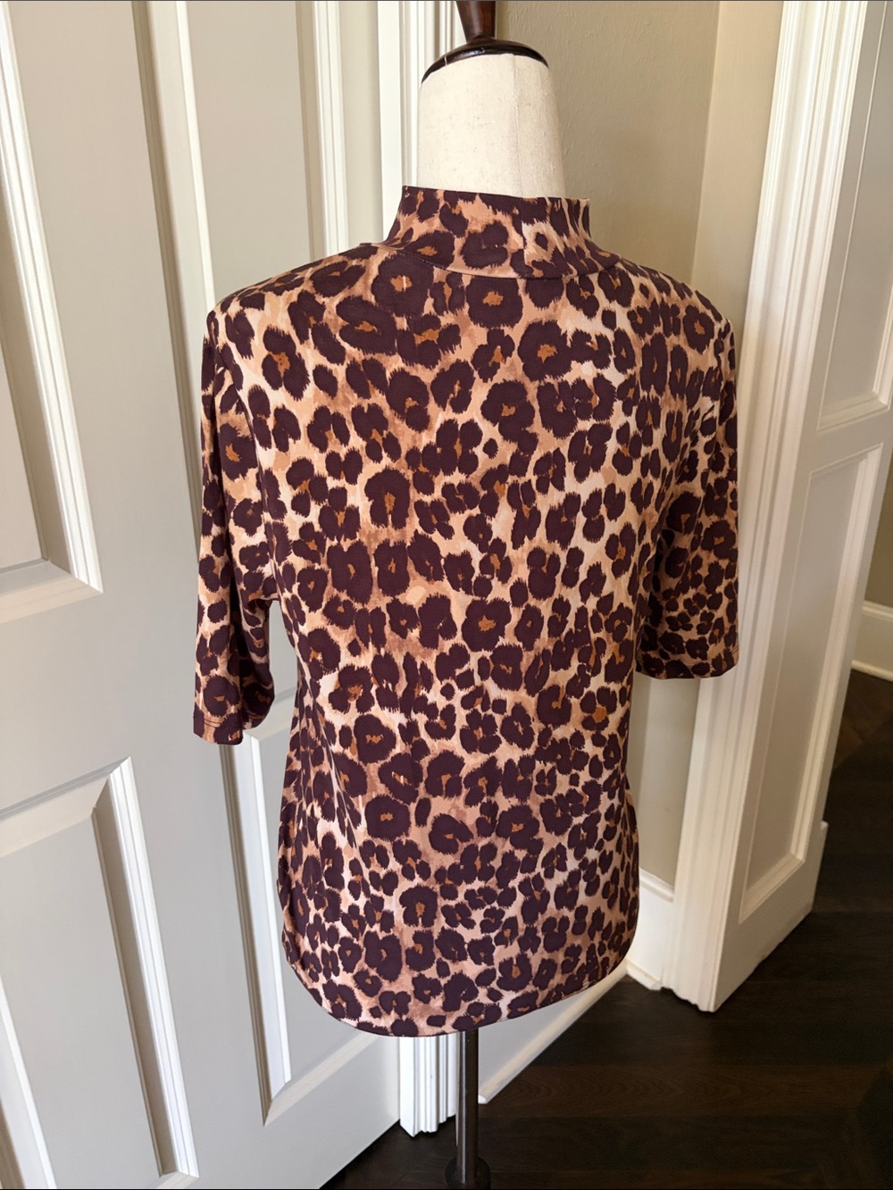 NWT Ann Taylor Animal Print Mock Neck Top in Brown and Tan L - Picture 6 of 8